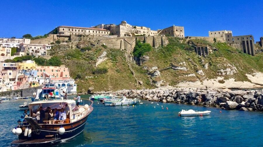 From Sorrento: Ischia and Procida Boat Tour with Snorkeling - How the day compares with a land-based Ischia visit