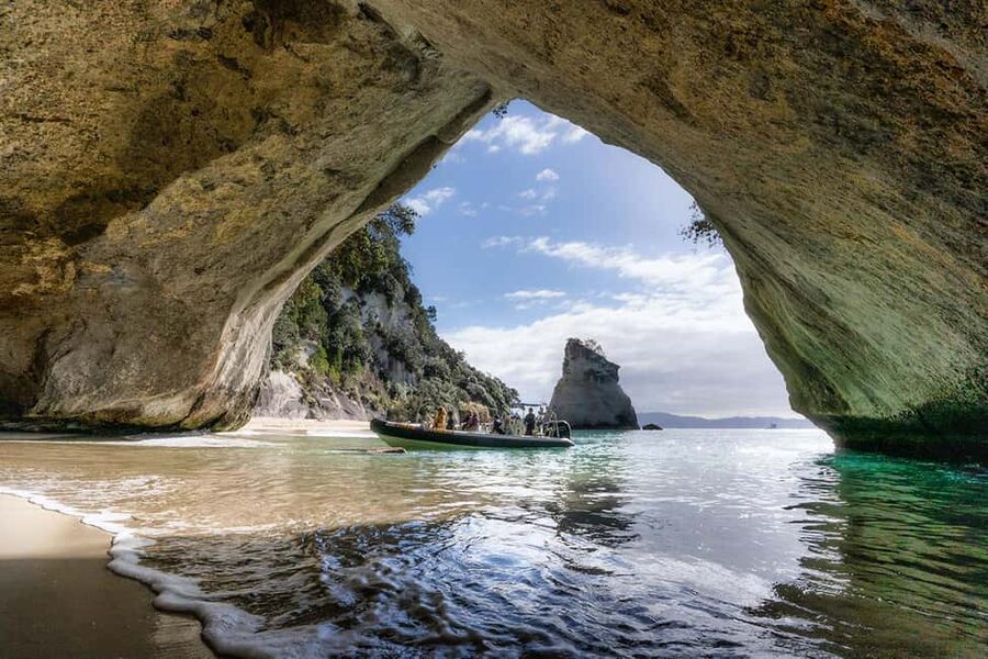 From Whitianga: Cathedral Cove Cruise with Snorkeling - Leaving Whitianga Wharf for the volcanic coast