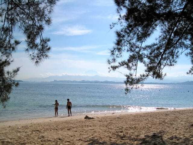 Full-Day Guided Snorkeling Tour from Kota Kinabalu - A crew that works well with mixed abilities