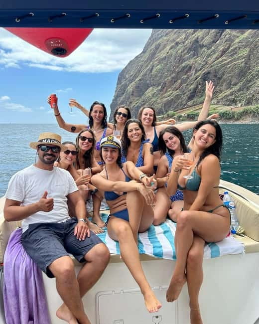 Funchal: Private Boat Tour w/Snorkel & Paddle up 11 people - Key points at a glance