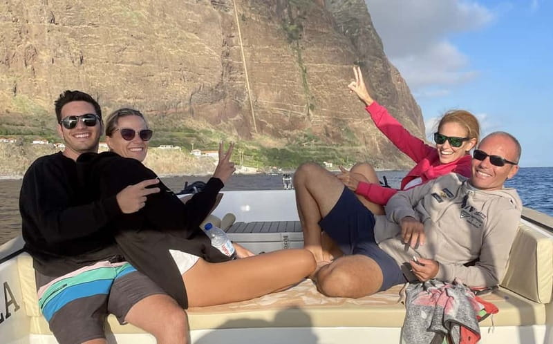 Funchal: Private Boat Tour w/Snorkel & Paddle up 11 people - Paddleboarding and time to relax