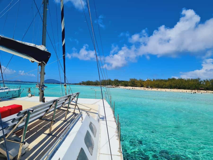 GBaie: 3 North Islands Cruise, Lunch & CoindeMire Snorkeling - What the seven-hour cruise is really like