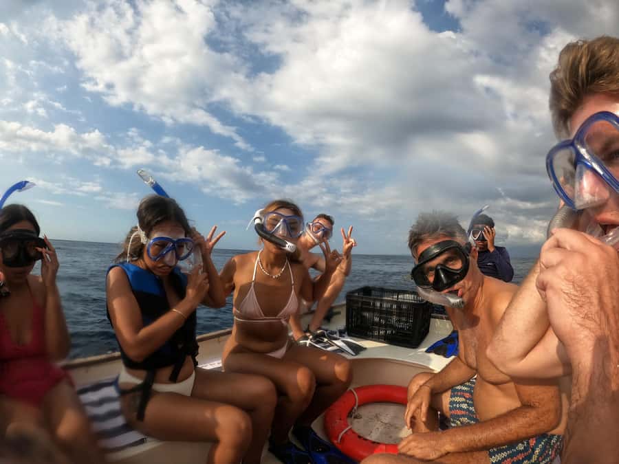 Gili Islands: 4-in-1 Catamaran Snorkeling Experience - Snorkeling with turtles and reef fish