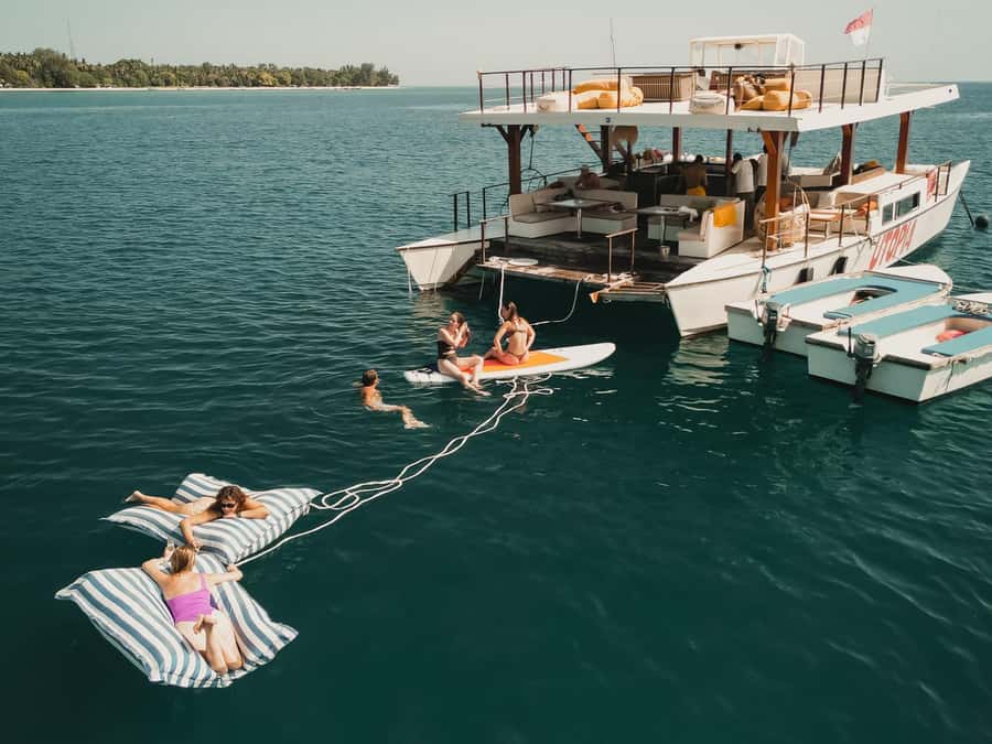 Gili Islands: 4-in-1 Catamaran Snorkeling Experience - Starting from Gili Trawangan or Gili Air