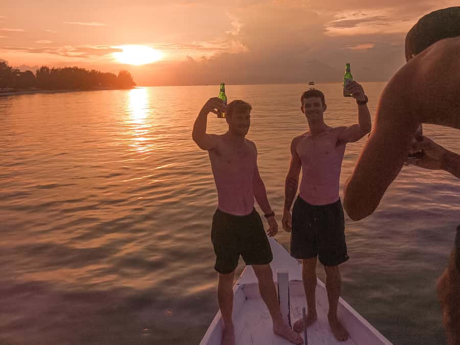 Gili Trawangan: Gili Islands Sunset Boat Tour and Snorkeling - Stop two: Turtle Point and the best wildlife moment