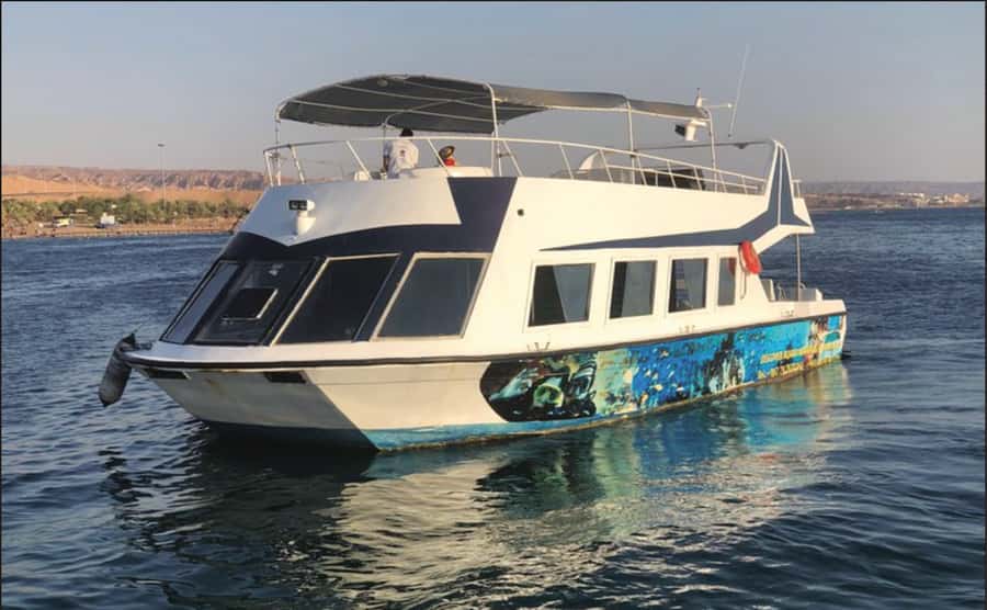 Glass Boat & Snorkeling with day use of Berenice Beach Club - Why this Aqaba outing works so well