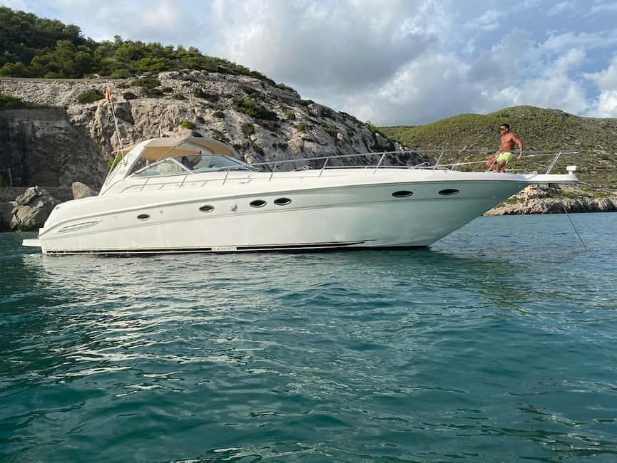 Gran Canaria: Shared yacht trip with drinks, lunch, and snorkeling - One and a half to two hours for swimming and water sports