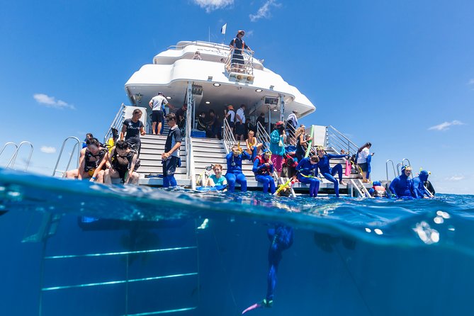 Great Barrier Reef Snorkeling and Diving Cruise from Cairns - The crossing to the Outer Great Barrier Reef