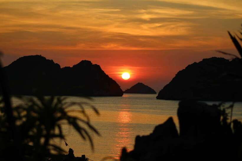 Half day Lan Ha Bay excursion ( 4 hours ): Kayaking, Snorkel - Why Lan Ha Bay feels different from Ha Long Bay