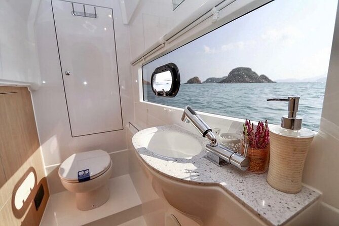 Half Day Luxury Catamaran Turtle Snorkel And Beach - Snacks, Drinks, and the Shift to Relaxation