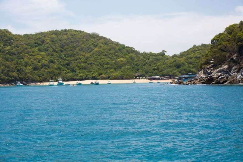 Huatulco: Bays Boat Tour with Snorkeling and Hotel Pickup - Is $38 a good deal?