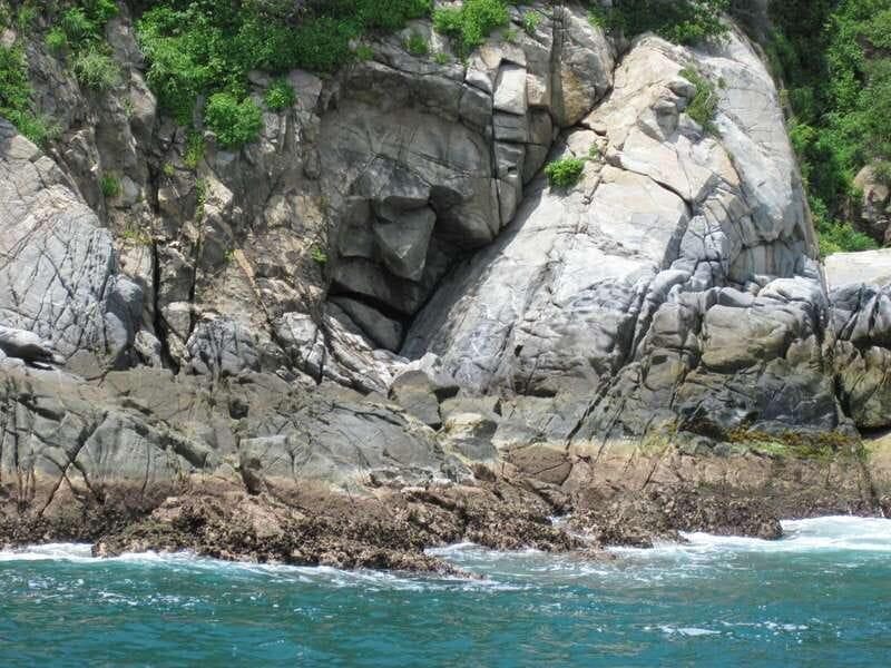 Huatulco: Premium Boat Tour with snorkel experience. - What to pack for a smoother day