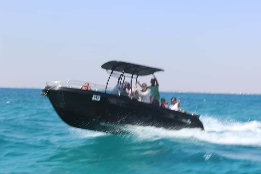 Hurghada: 4 Island Hopping Tour Dolphin, Snorkeling & Lunch - Optional parasailing from above