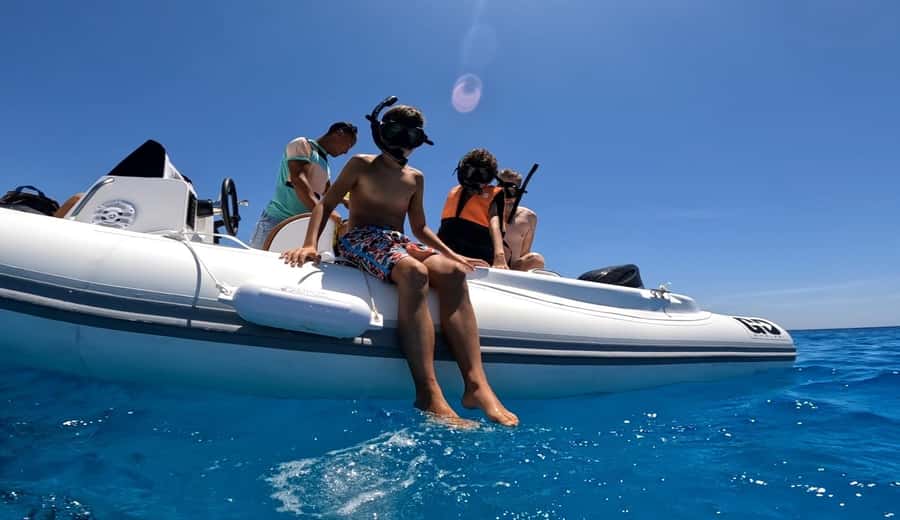 Hurghada: 4 Island Hopping Tour Dolphin, Snorkeling & Lunch - Red Sea snorkeling, reefs, fish, and a wreck