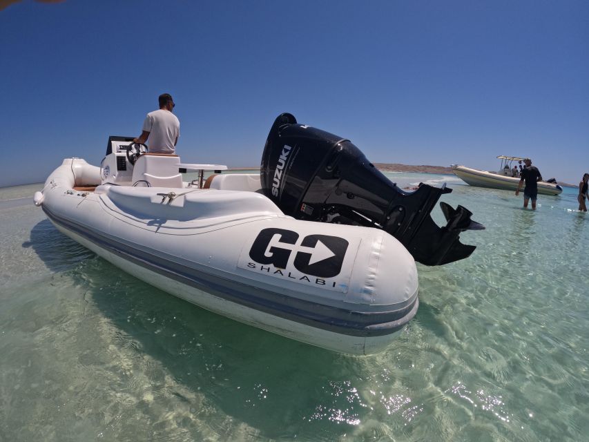 Hurghada: 4 Island Hopping Tour Dolphin, Snorkeling & Lunch - Abo Monkar sand bank and Magawish Island