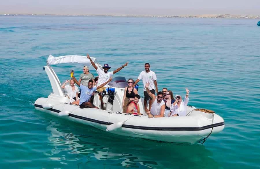 Hurghada: 6 Islands Tour with Dolphin Watching & Snorkelling - Nemo Bay and Orange Bay
