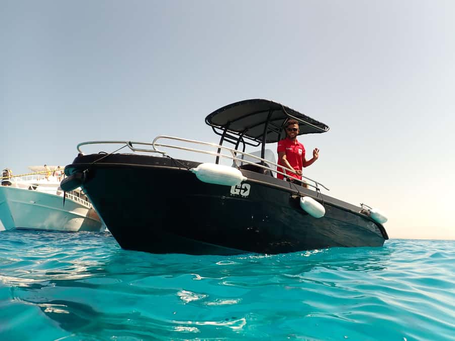 Hurghada: 6 Islands Tour with Dolphin Watching & Snorkelling - Food, drinks, shade, and optional extras