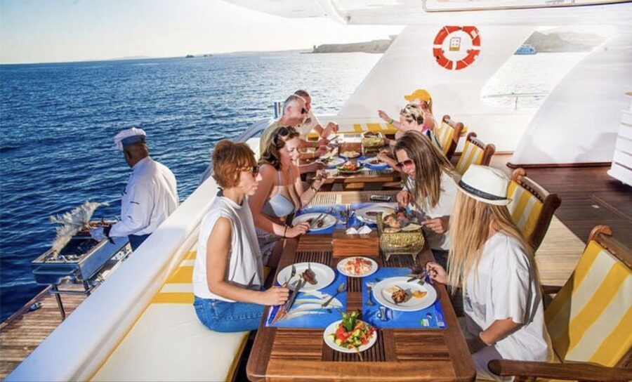 Hurghada: Elite vip snorkeling cruise with BBQ buffet lunch - Who will enjoy this cruise most