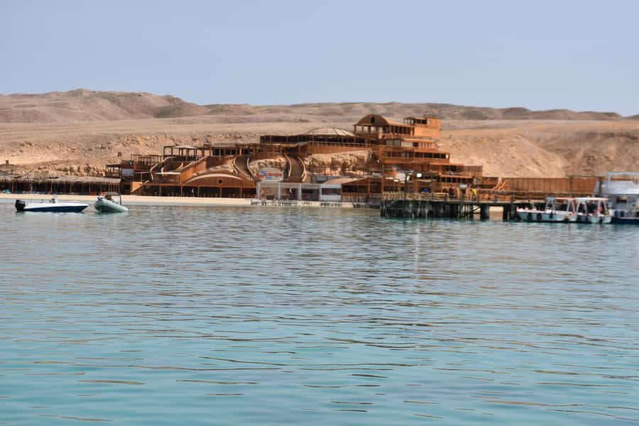 Hurghada: Luxury Giftun island w/snorkeling/lunch & Massage - The massage is relaxing, but not private