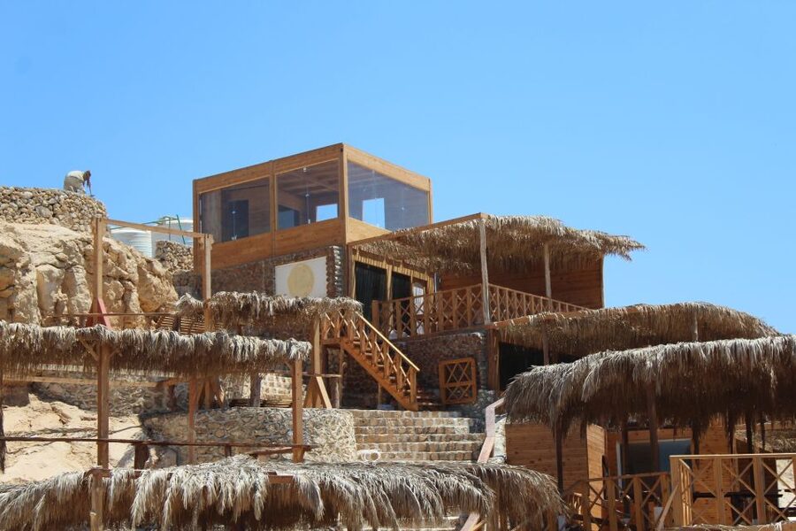 Hurghada: Orange Bay Snorkeling with Lunch & Optional Diving - Choosing between yacht and speedboat