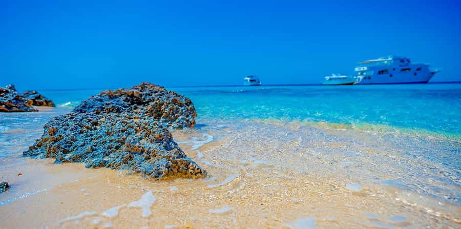 Hurghada: Paradise Island Yacht Cruise, Lunch & Snorkeling - Lunch, drinks, extras, and what costs more