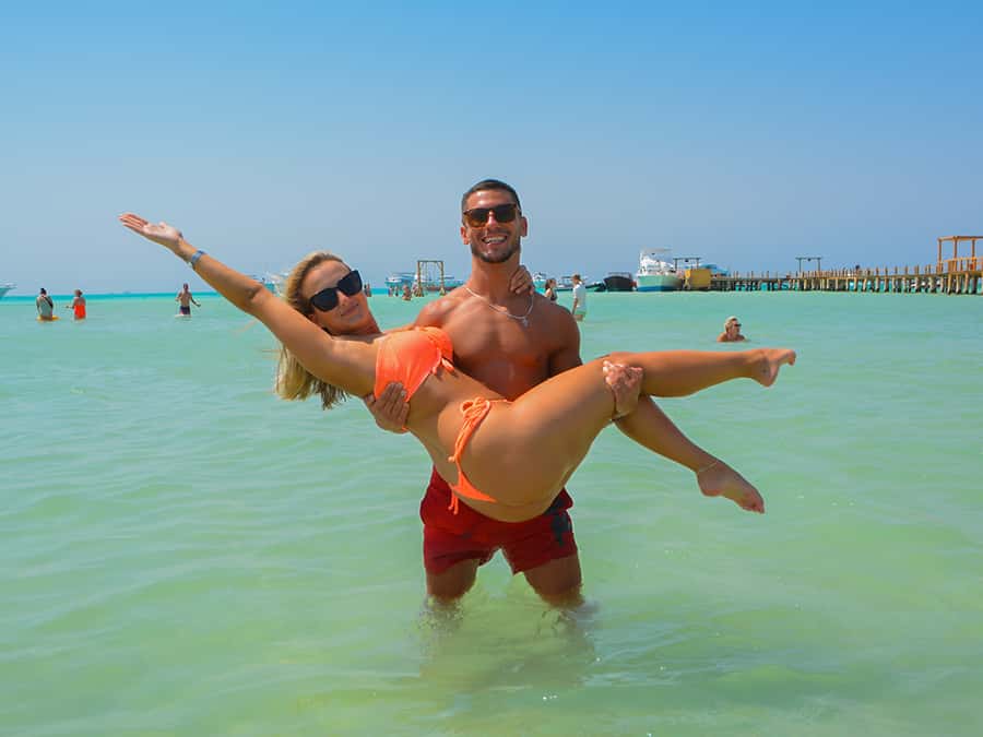 Hurghada: Premium Orange Island Cruise with Lunch & Transfer - What lunch is like on the boat