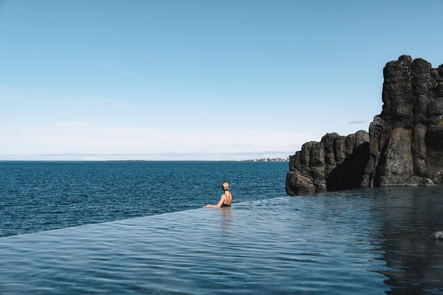 Iceland: Silfra Snorkeling Tour and Sky Lagoon Spa Combo - Getting ready for the cold water