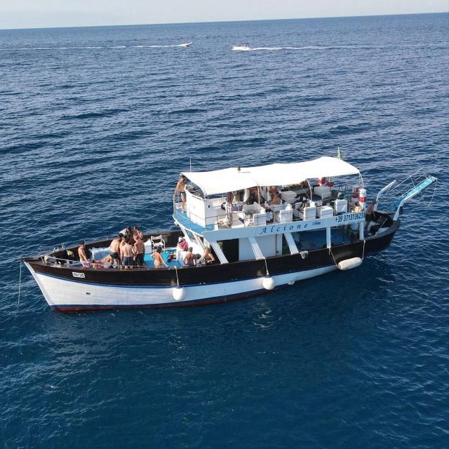 Ischia: Island Boat Tour with Neapolitan Lunch & Snorkeling - Forio, Citara, and the warm coast toward Sorgeto