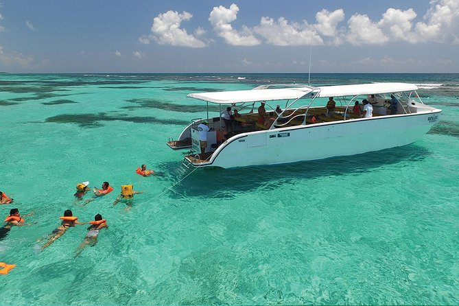 Isla Contoy and Isla Mujeres Tour with Snorkeling from Cancun - Isla Mujeres in one short hour