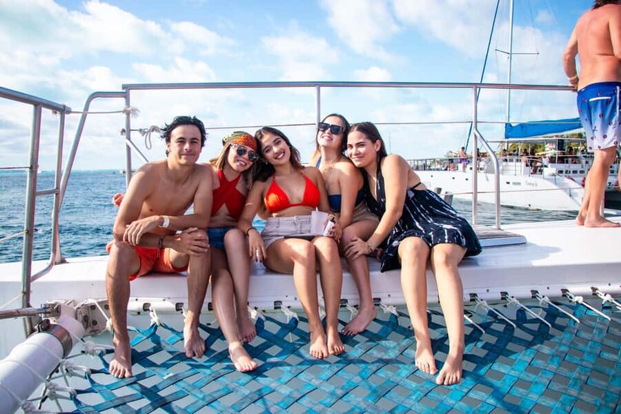 Isla Mujeres Catamaran, Snorkel & Buffet Lunch - Playa Norte gives you one hour to slow down