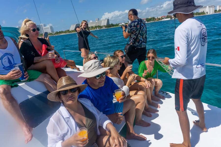 Isla Mujeres Catamaran Tour with Snorkeling & Open bar - Five things to know before you book