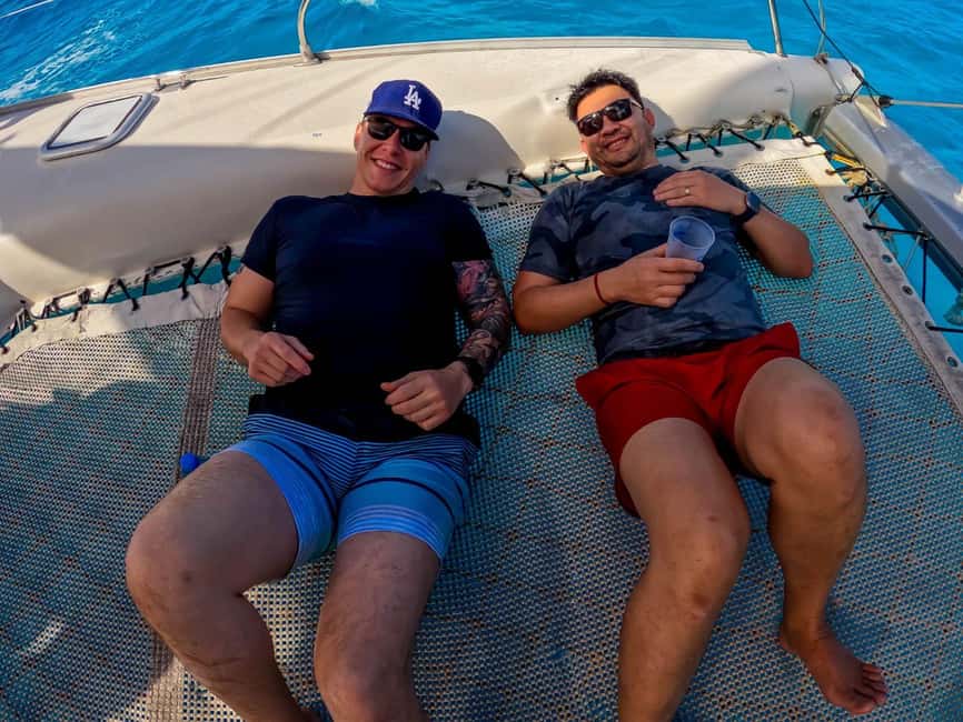 Isla Mujeres Catamaran Tour with Snorkeling & Open bar - Service and crew