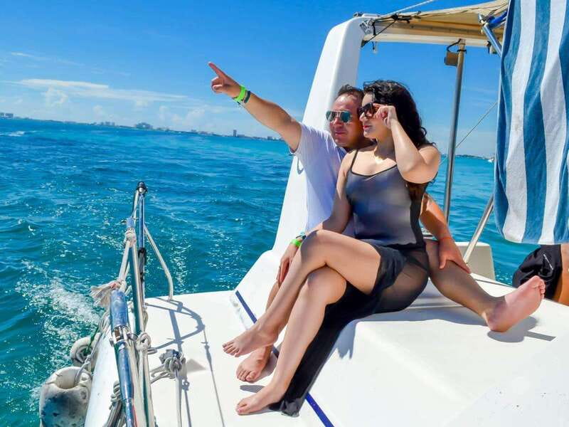 Isla Mujeres: Catamaran with Open Bar, Snorkeling and Lunch - Who should book this excursion?