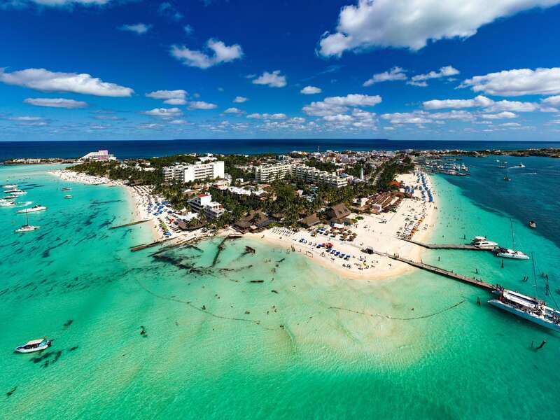 Isla Mujeres: Catamaran with Open Bar, Snorkeling and Lunch - Sailing south with music and an open bar