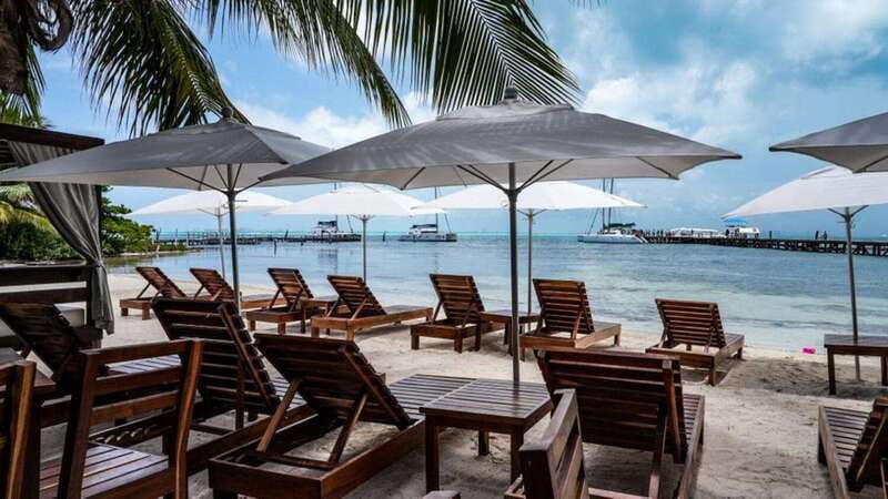Isla Mujeres: Catamaran with Open Bar, Snorkeling and Lunch - The 30-minute snorkeling stop
