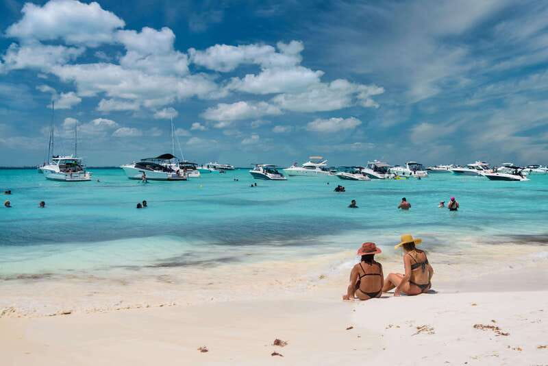 Isla Mujeres: Catamaran with Open Bar, Snorkeling and Lunch - Playa Norte and the beach club
