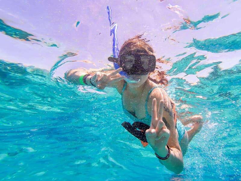 Isla Mujeres: Catamaran with Open Bar, Snorkeling and Lunch - Two hours to explore Isla Mujeres