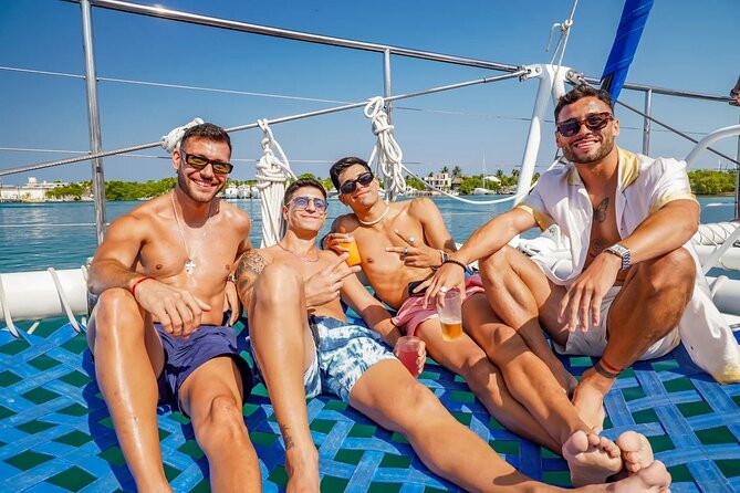 Isla Mujeres Cruise with Beach Club, Snorkel, Lunch and Open Bar - The return sailing to Cancun
