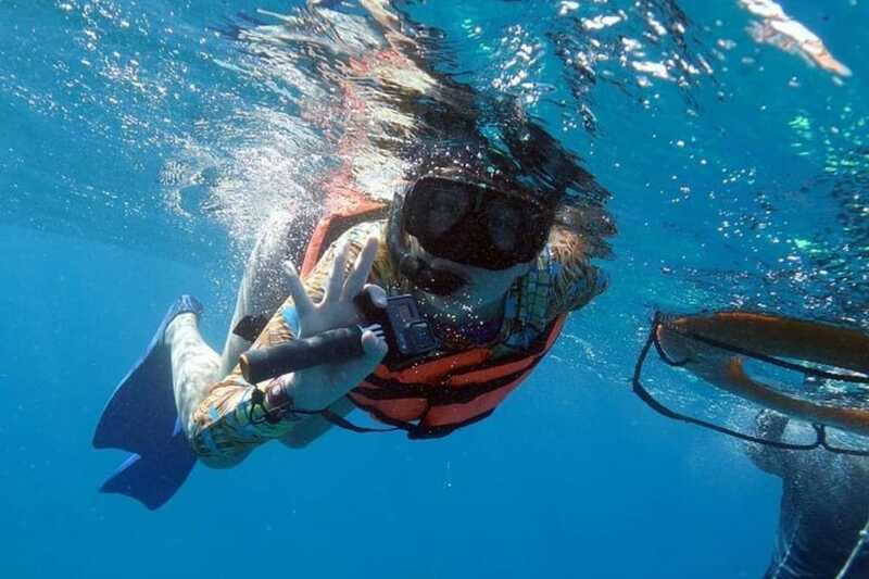 Isla Mujeres: Snorkel Tour at Musa and Manchones Reef - Equipment, refreshments, and the required life vest
