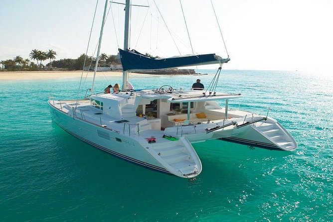Isla Mujeres tour in a Catamaran with snorkel, open bar, lunch - Why the $20 price needs careful reading