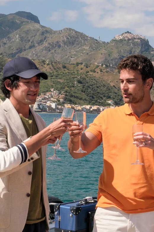 Isola Bella-Blue Grotto: Boat Tour, Snorkeling & Aperitif - Dolphins, with the right expectations