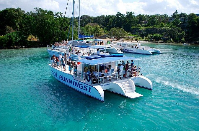 Jamaica Dunn's River Falls Party Cruise with Snorkeling - A beach meal before the falls