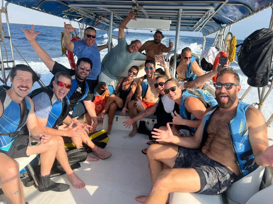 Jeddah: Guided Snorkeling Trip with Snacks and Drinks - Coral reefs, fish, and changing snorkeling sites