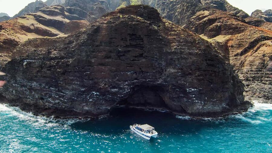 Kauai: Na Pali Coast Snorkel Tour With Lunch - Why this cruise is a strong way to see Kauai
