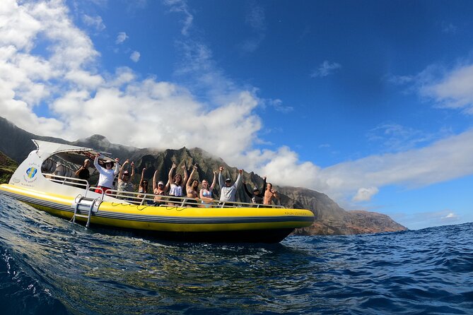 Kauai: Na Pali Coast Super Raft Snorkel Adventure - Why this raft gives you a better Na Pali view