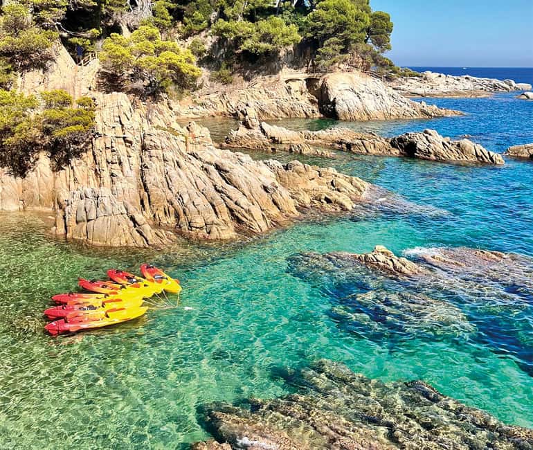 Kayak and Snorkel in Playa de Aro, Costa Brava - Paddling through the small coves