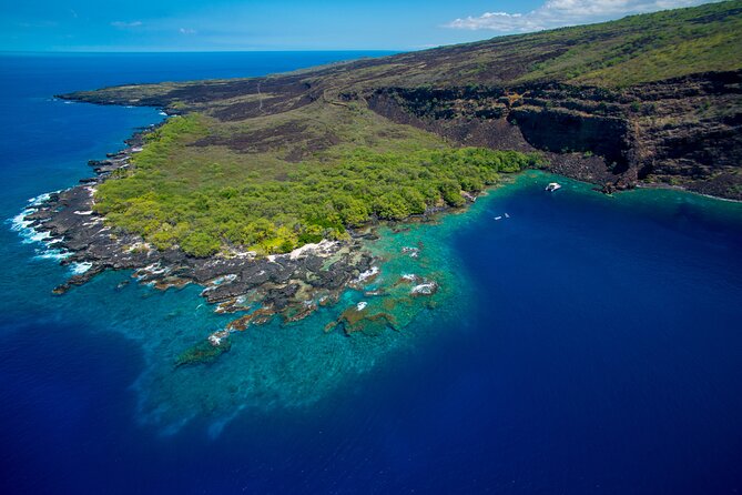 Kealakekua Bay Afternoon Snorkel: Family Fun on the Kona Coast - Slides, a dive platform, and easy water access