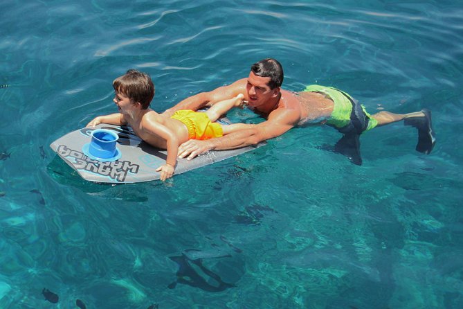 Kealakekua Bay Afternoon Snorkel: Family Fun on the Kona Coast - Looking for dolphins and winter whales