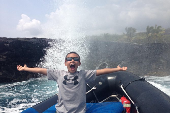Kealakekua Bay Snorkeling Tour - 4 hour Kona Zodiac Adventure - Snacks, stories, and the return along the cliffs