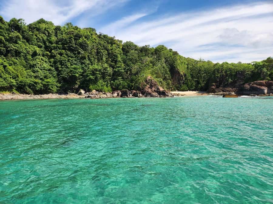 Khao Lak: Khao Na Yak Sightseeing & Snorkeling Small Group - The pontoon boat is a practical choice